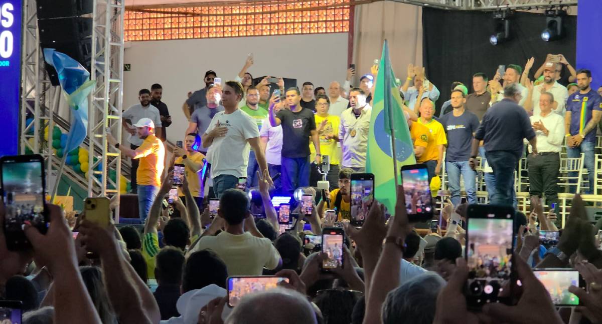 Presença de Flávio Bolsonaro marca encontro político do PL em Ji-Paraná que reuniu lideranças de Rondônia