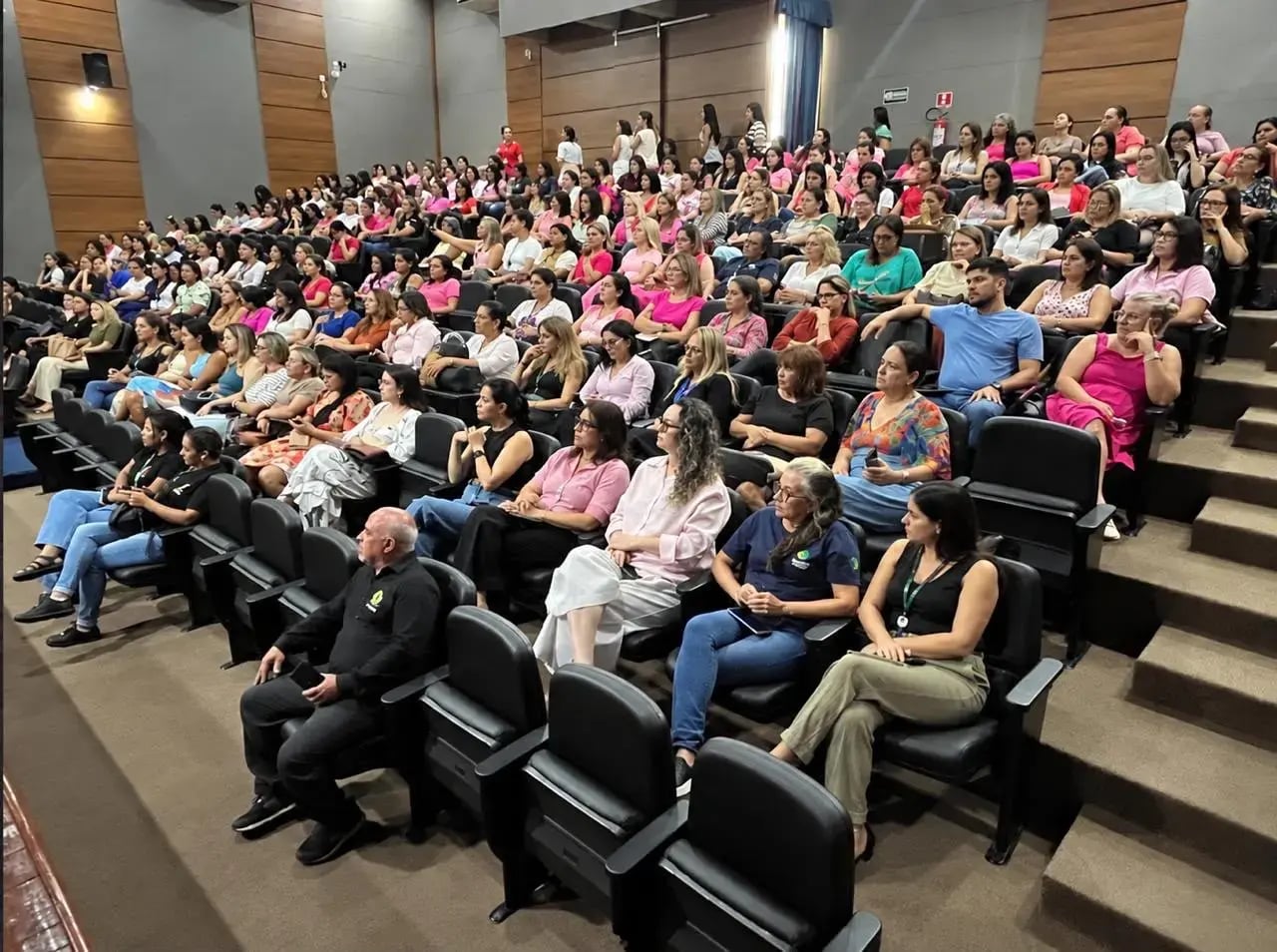Ação do Outubro Rosa promove saúde das mulheres entre servidoras