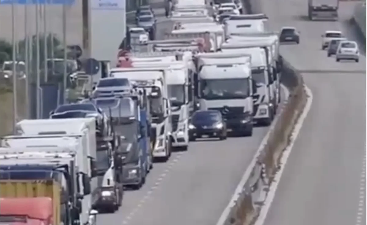Itália em caos: caminhoneiros bloqueiam rodovias e ameaçam ir a Roma
