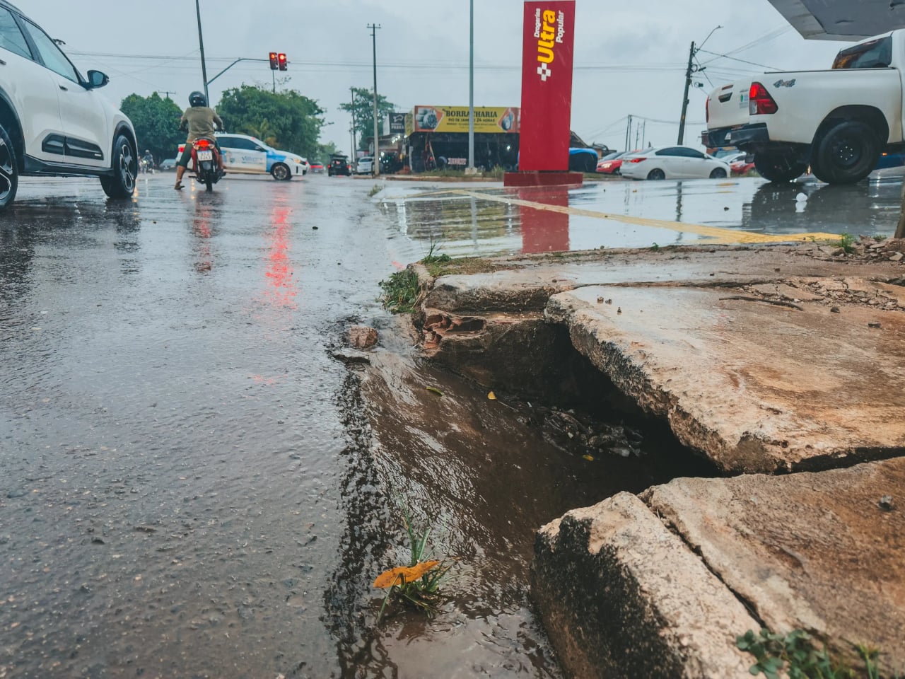 Melhorias no escoamento da água em Porto Velho após serviços de drenagem