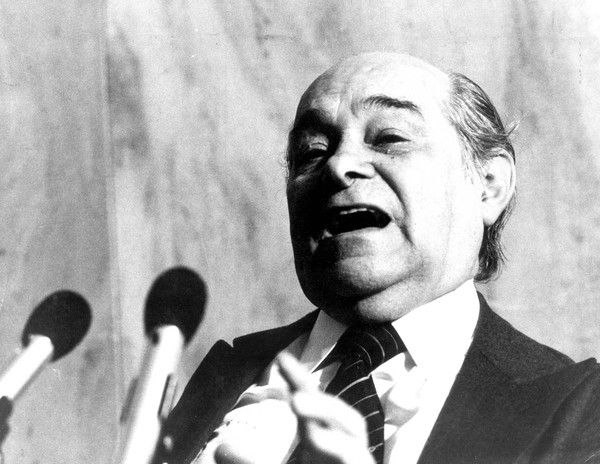TRF-1 aprova acesso a documentos sigilosos sobre morte de Tancredo Neves