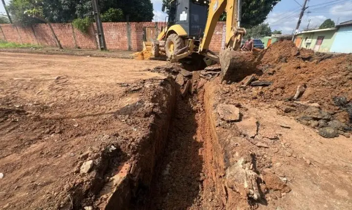 Avanço simultâneo de três serviços de drenagem no bairro Cidade do Lobo