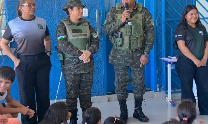 Polícia Ambiental e SEMMA promovem palestra sobre preservação ambiental em escola de Guajará-Mirim